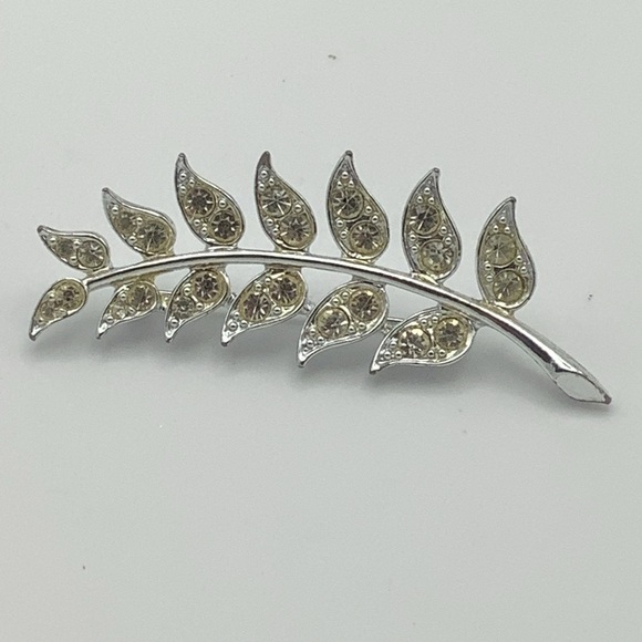 Sarah Coventry Jewelry - Sarah Coventry Rhinestone Leaf Shaped Brooch
